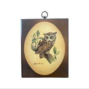 Owl on wood